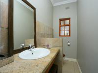 Bathroom 1 - 15 square meters of property in Northcliff