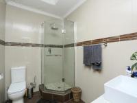 Bathroom 3+ - 5 square meters of property in Northcliff