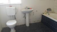 Bathroom 1 - 16 square meters of property in Kelvin