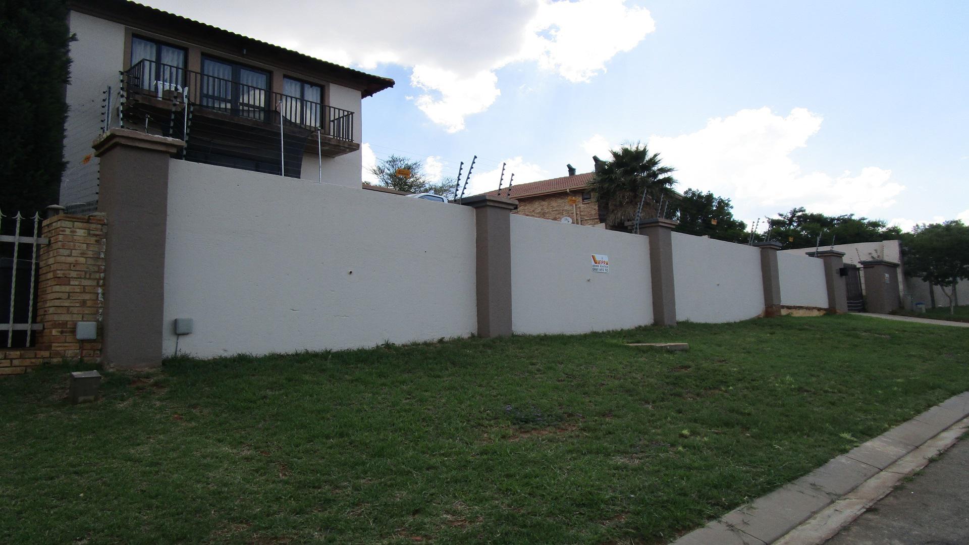 Front View of property in Rangeview