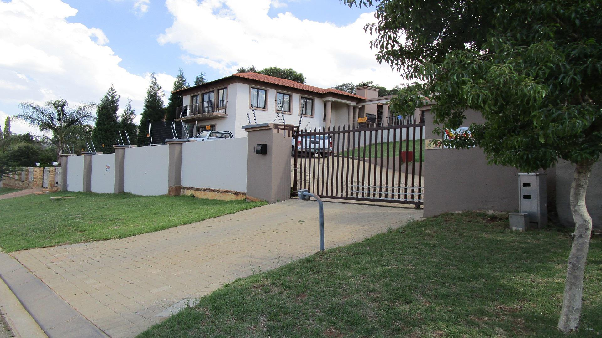 Front View of property in Rangeview