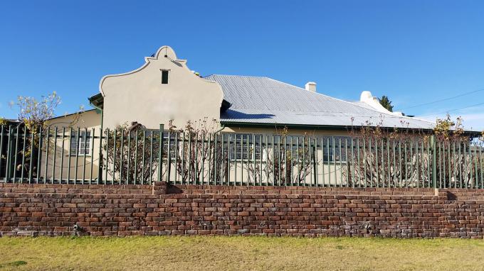 8 Bedroom Guest House for Sale For Sale in Noupoort - Private Sale - MR268342