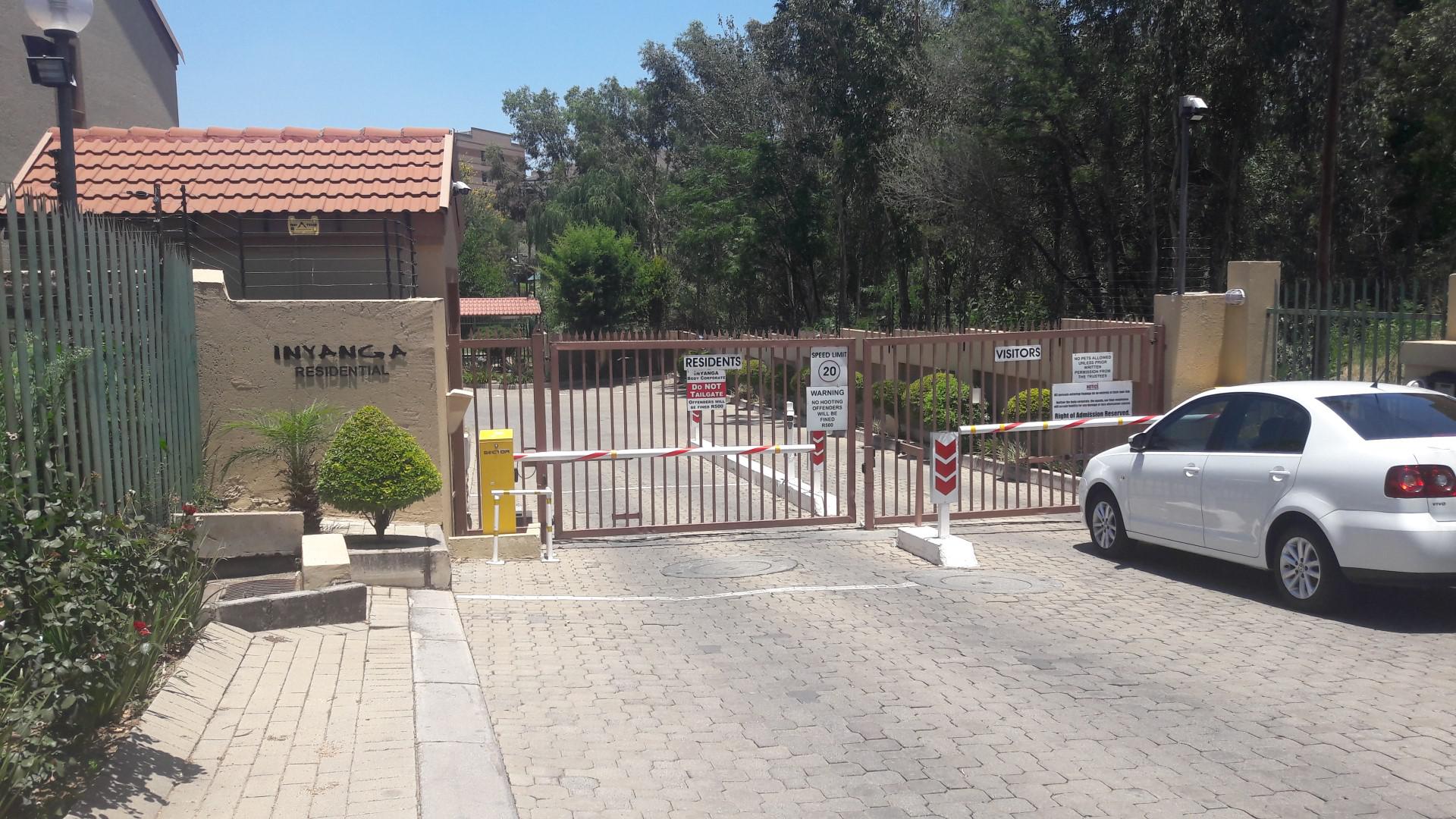 Front View of property in Sunninghill