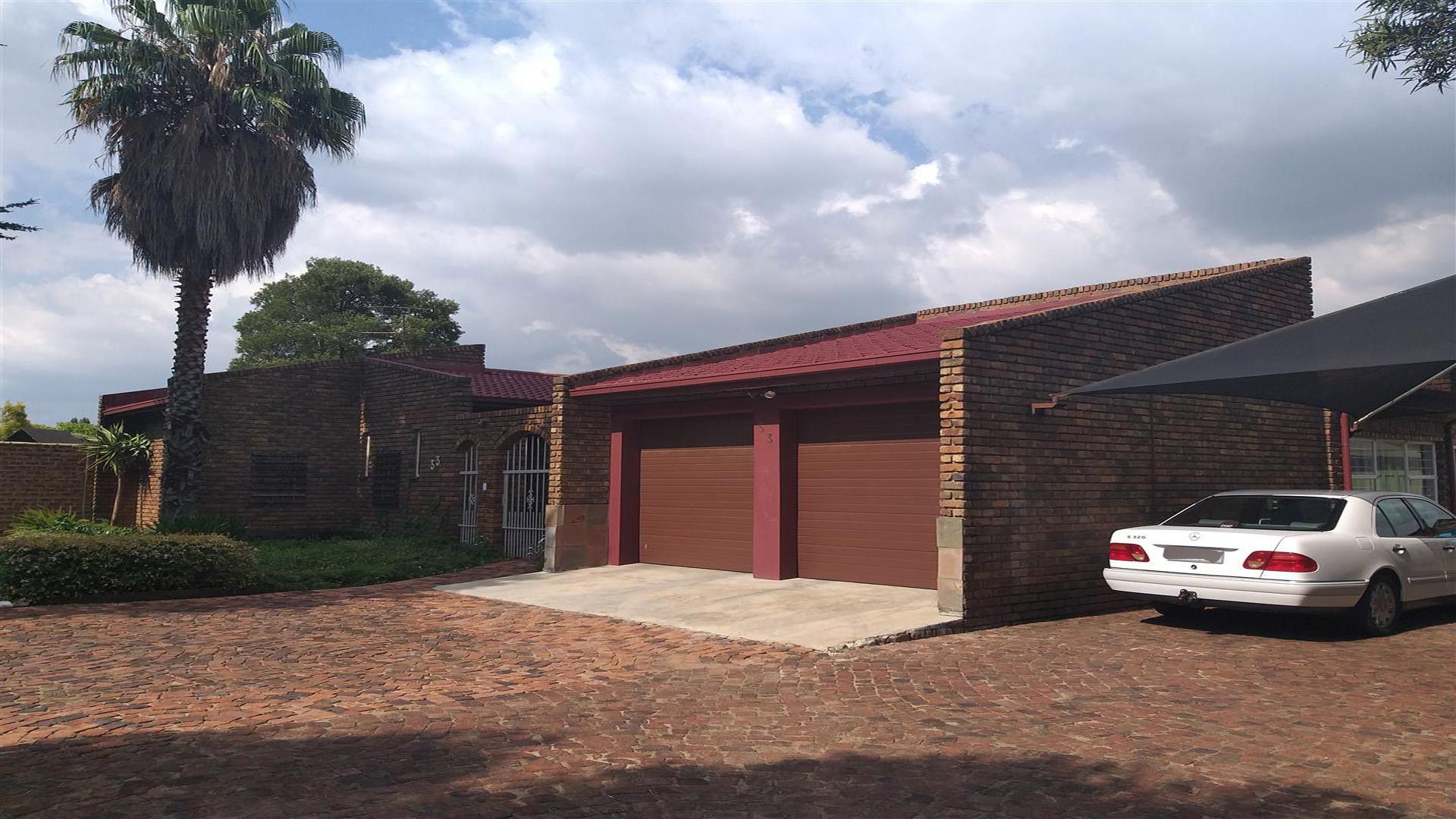 Front View of property in Sunward park