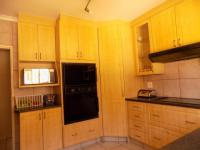 Kitchen - 9 square meters of property in Glenmarais (Glen Marais)