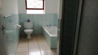 Bathroom 1 - 10 square meters of property in Uitenhage