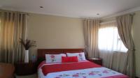 Bed Room 2 - 18 square meters of property in Silver Lakes Golf Estate