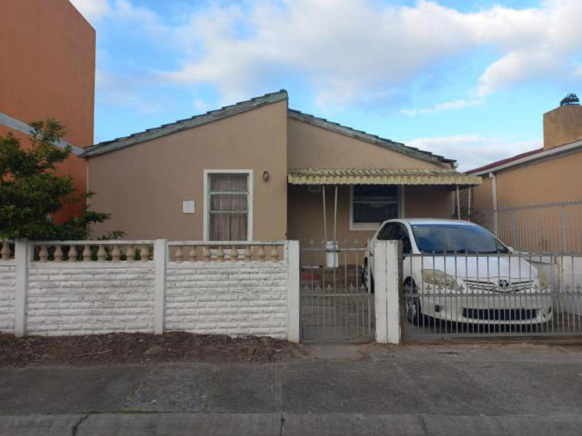 Front View of property in Portland