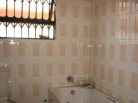 Bathroom 2 - 3 square meters of property in Protea Glen