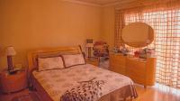 Main Bedroom - 18 square meters of property in Protea Glen