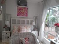Main Bedroom - 30 square meters of property in Bluff