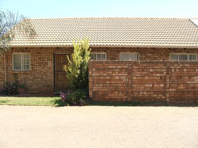 3 Bedroom Simplex for Sale For Sale in Rooihuiskraal North - Private Sale - MR27093