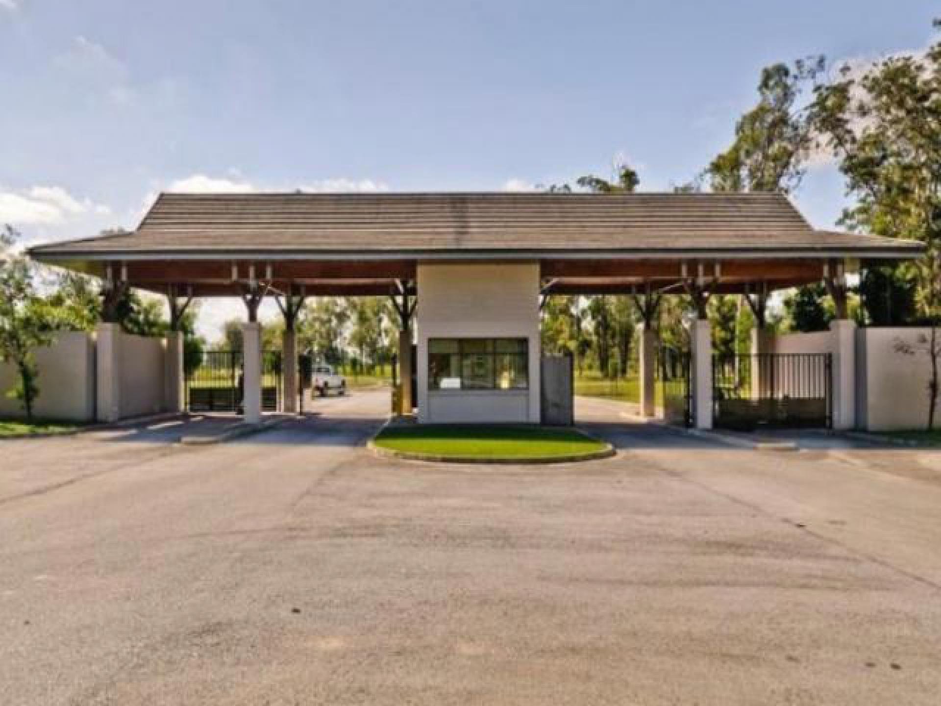 Front View of property in Wedgewood Golf Estate