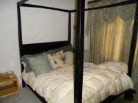 Bed Room 1 of property in Bendor Park