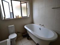 Main Bathroom - 7 square meters of property in Greenstone Hill