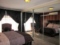Bed Room 1 - 31 square meters of property in Selection park