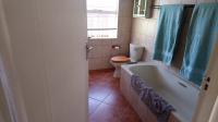Main Bathroom - 7 square meters of property in Arcon Park