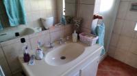 Main Bathroom - 7 square meters of property in Arcon Park