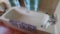 Main Bathroom - 7 square meters of property in Arcon Park