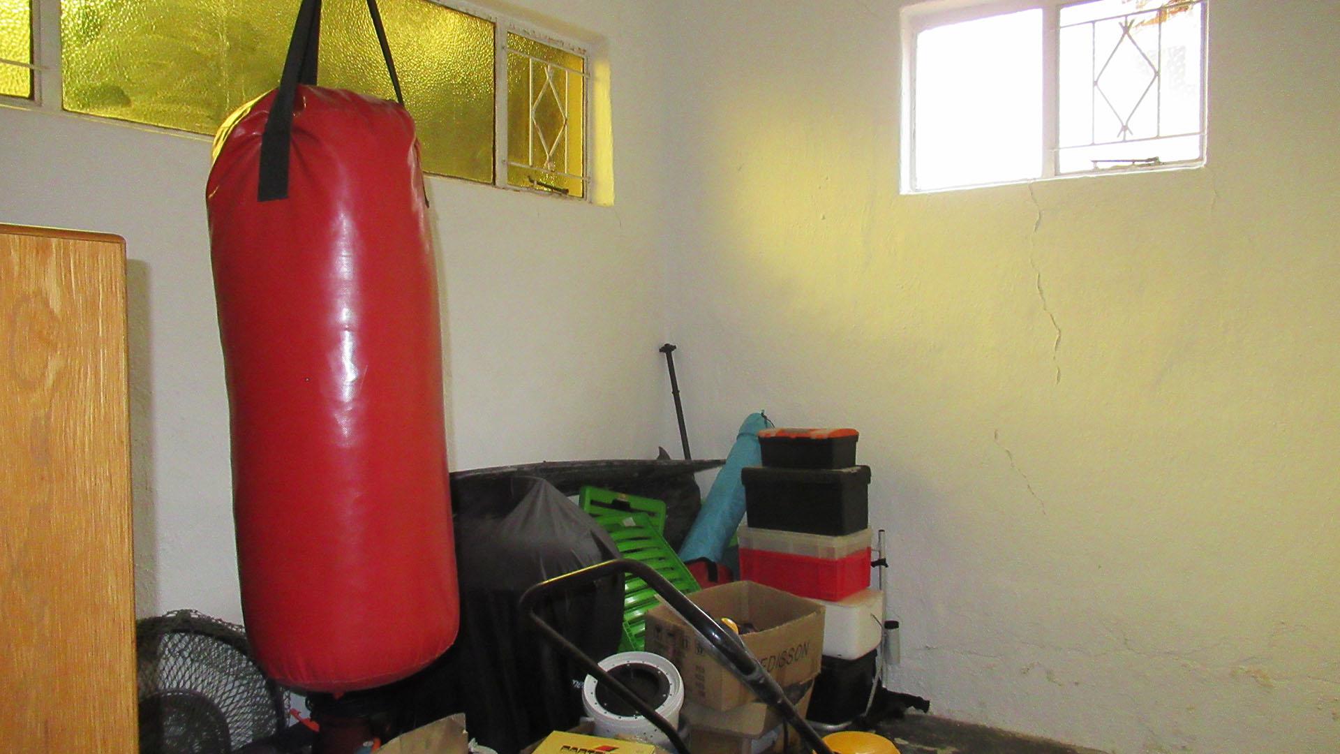 Staff Room - 11 square meters of property in Winchester Hills