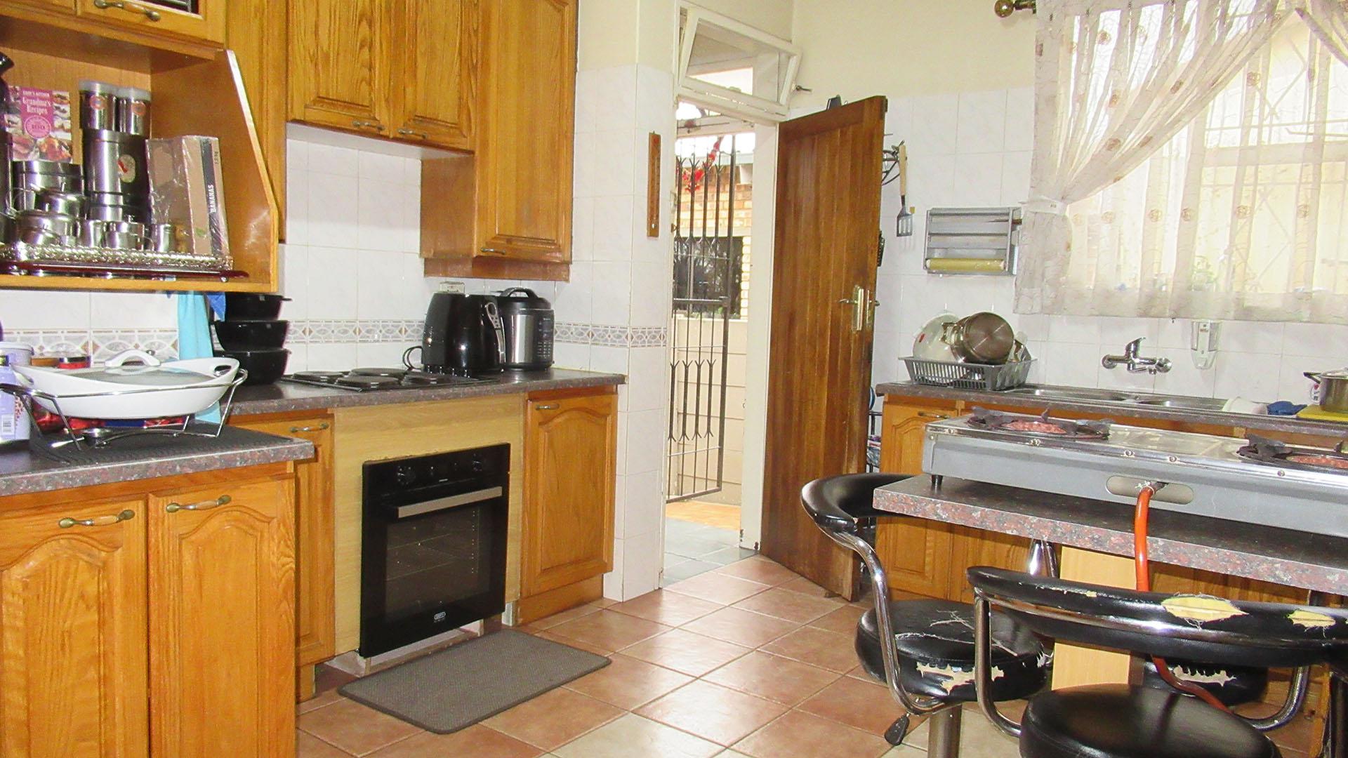 Kitchen - 18 square meters of property in Winchester Hills