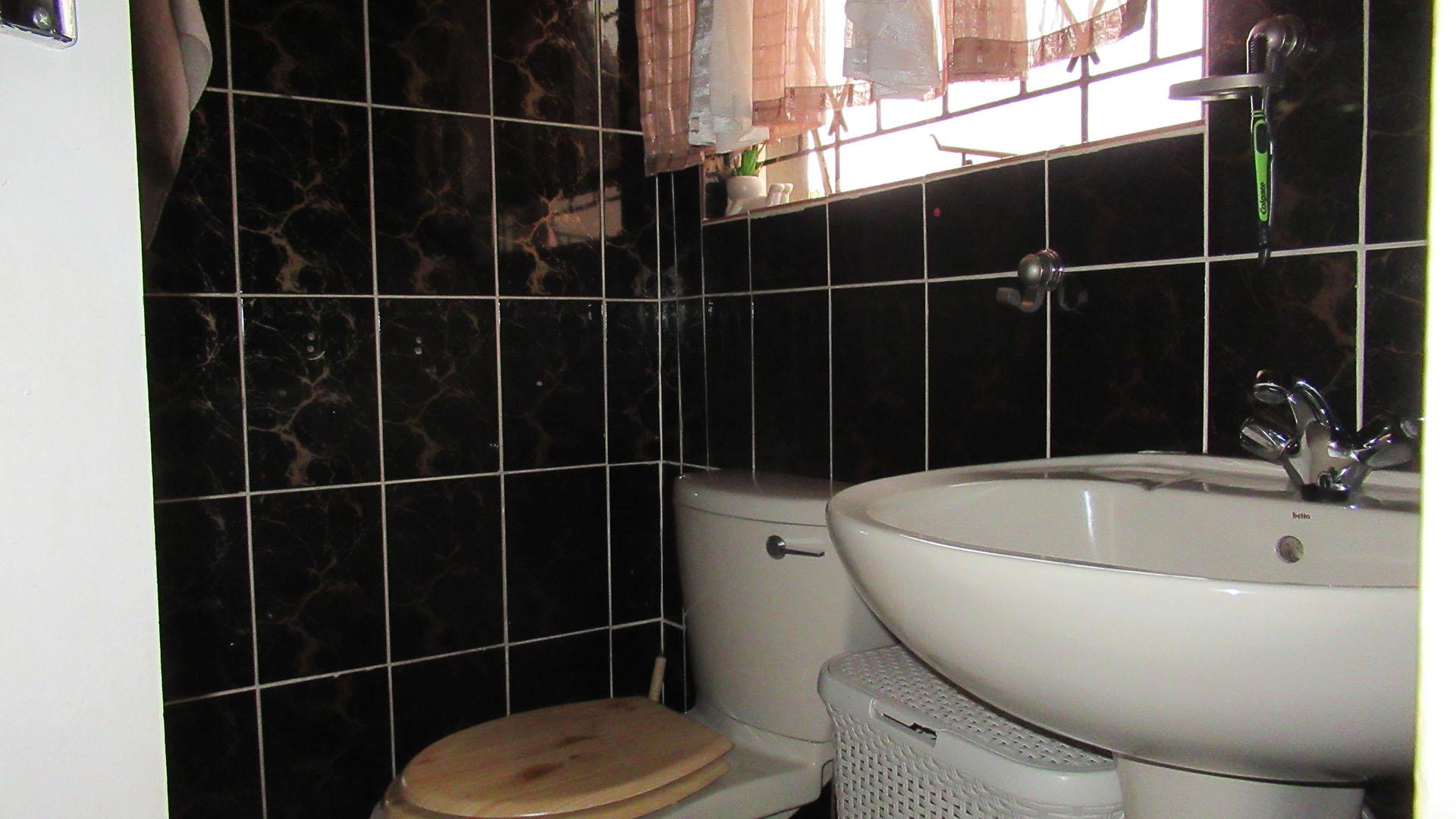 Bed Room 2 - 18 square meters of property in Winchester Hills