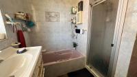 Bathroom 2 of property in Winchester Hills