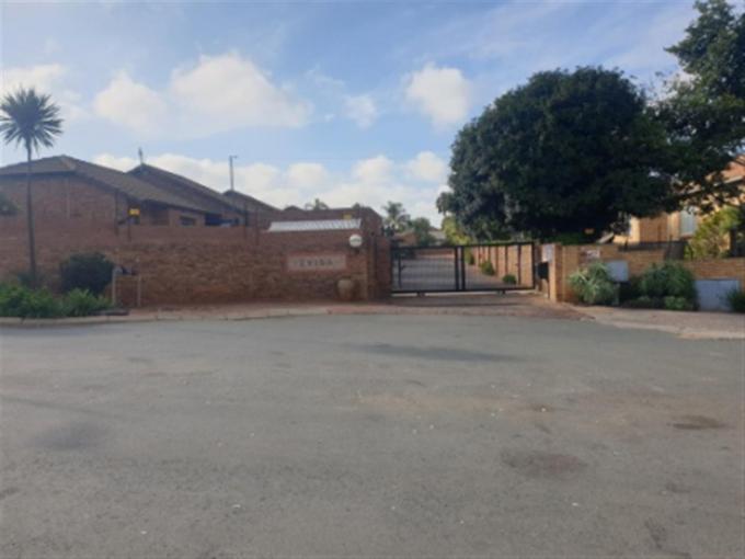 Standard Bank SIE Sale In Execution 3 Bedroom Sectional Title for Sale in Strubensvallei - MR278776