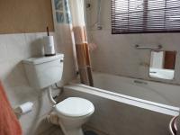 Bathroom 1 - 5 square meters of property in Beyers Park