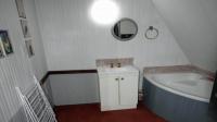 Bathroom 1 - 7 square meters of property in Kaapsche Hoop 