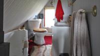 Bathroom 2 - 18 square meters of property in Kaapsche Hoop 
