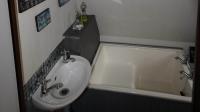 Guest Toilet - 3 square meters of property in Kaapsche Hoop 