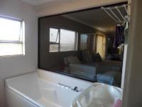 Bathroom 1 of property in Signal Hill (KZN)