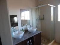 Bathroom 1 of property in Signal Hill (KZN)