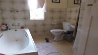 Bathroom 1 - 6 square meters of property in Selection park