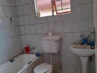 Bathroom 1 of property in Mohlakeng