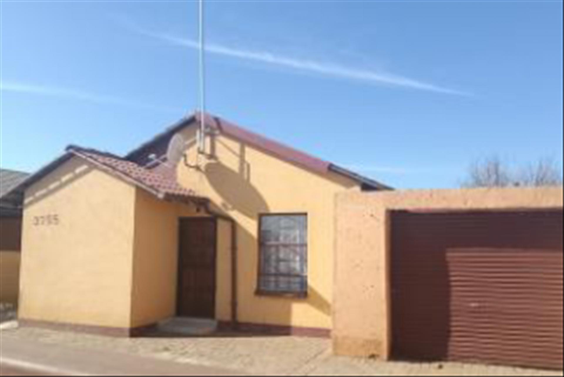 Front View of property in Lakeside