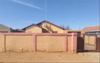 Front View of property in Lakeside