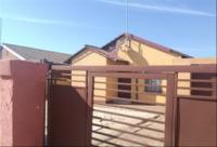 Front View of property in Lakeside
