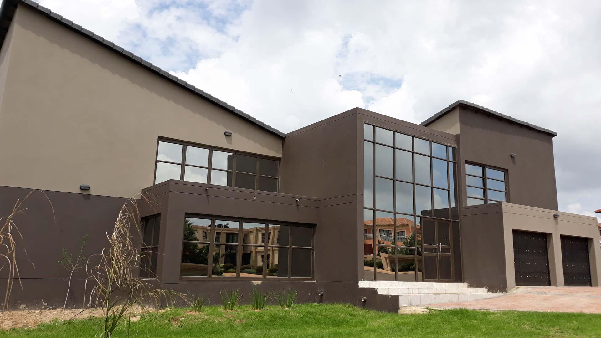 5 Bedroom House for Sale For Sale in Crescent Wood Country E