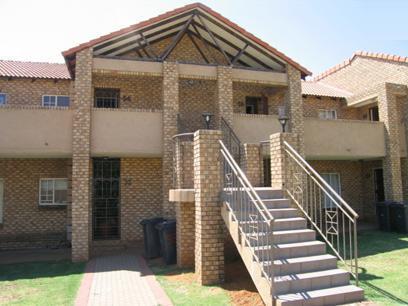 2 Bedroom Simplex for Sale For Sale in Moreletapark - Home Sell - MR28098