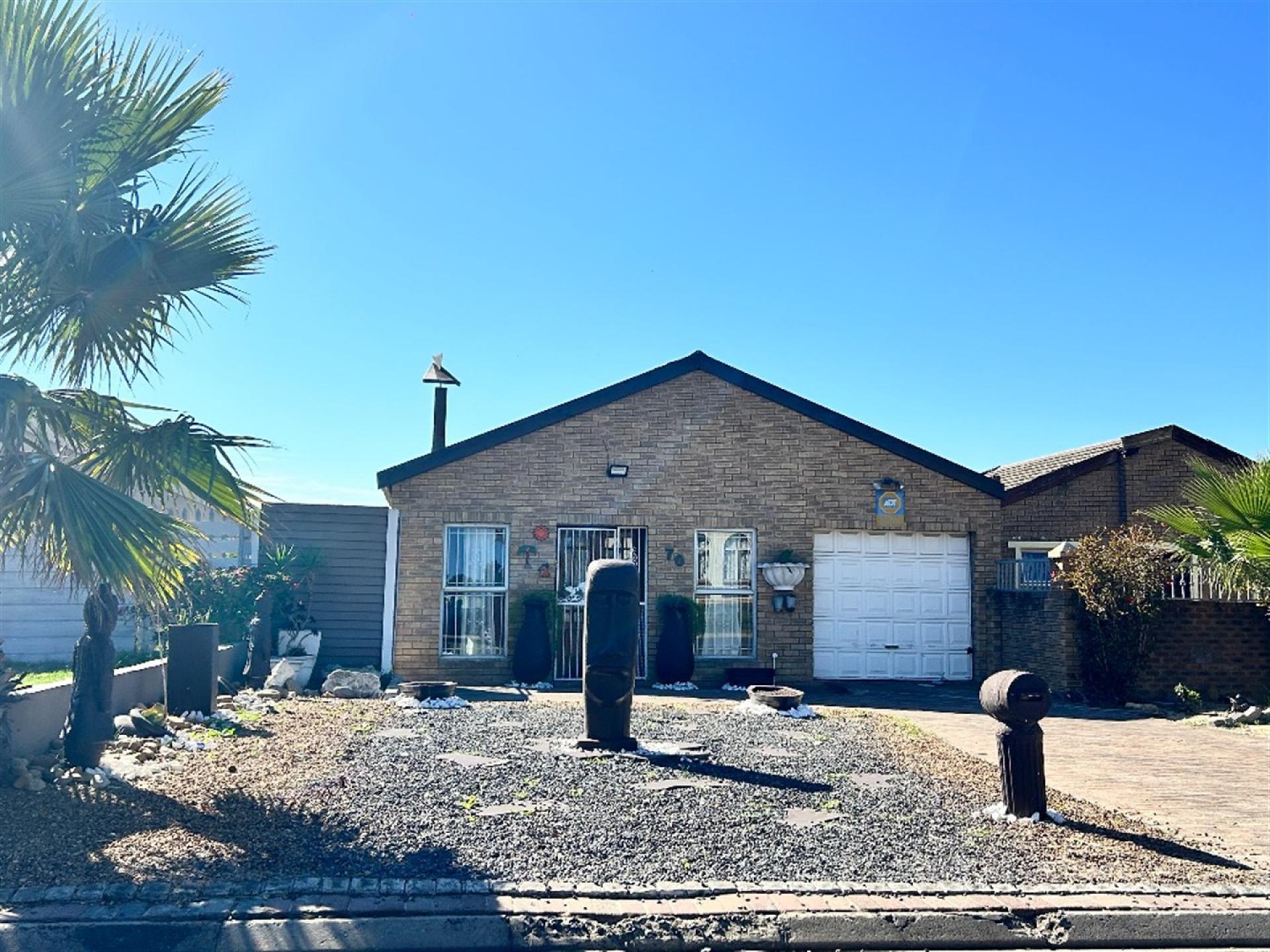 Front View of property in Scottsdene