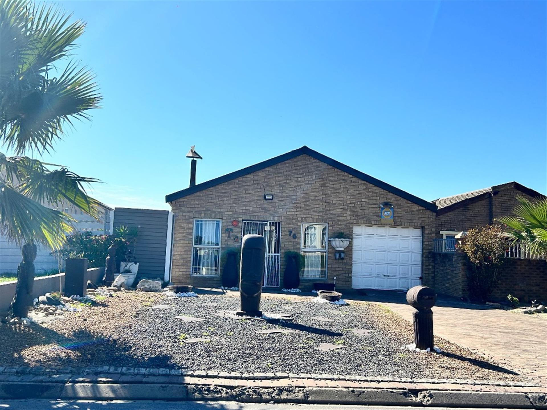 Front View of property in Scottsdene