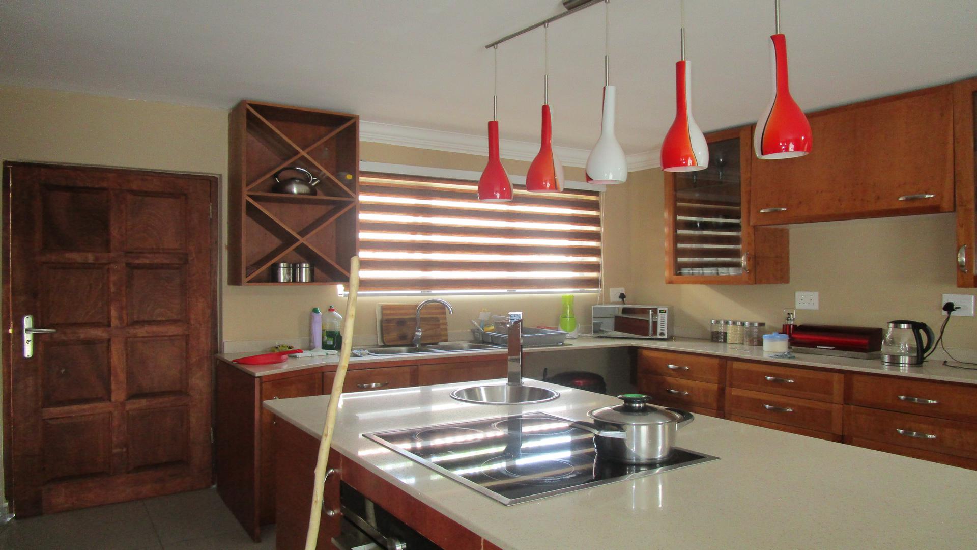 Kitchen - 17 square meters of property in Sagewood