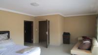 Main Bedroom - 34 square meters of property in Sagewood