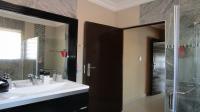 Main Bathroom - 8 square meters of property in Sagewood