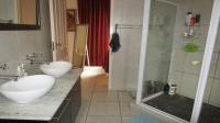Main Bathroom - 13 square meters of property in Richards Bay