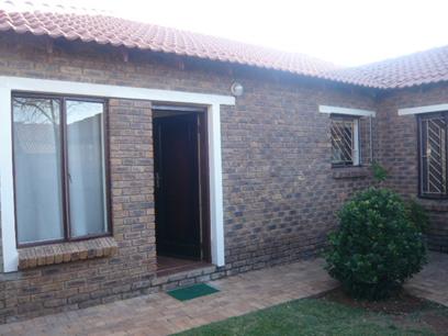 3 Bedroom House for Sale For Sale in Weltevreden Park - Home Sell - MR28255