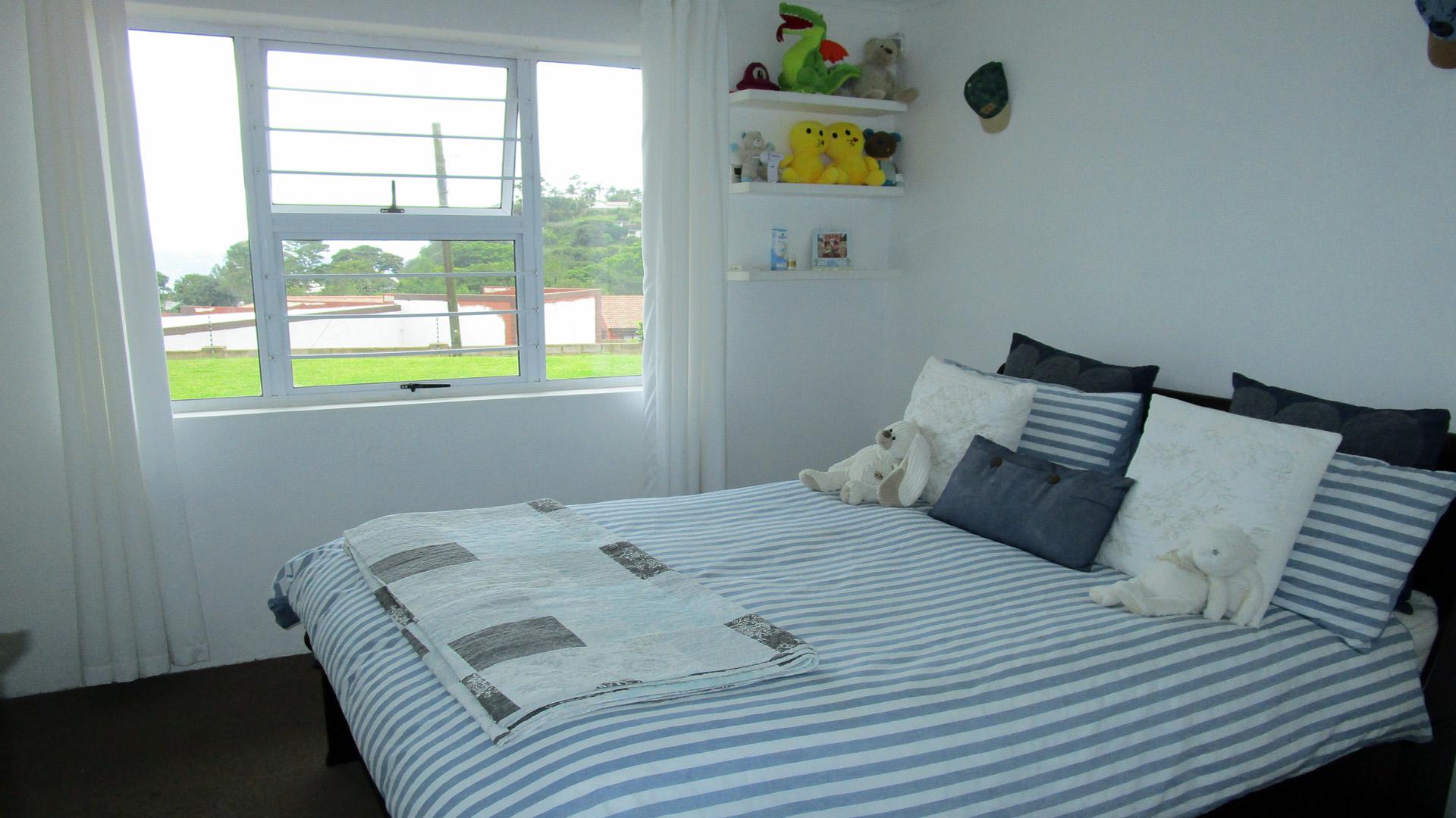 Bed Room 2 - 12 square meters of property in Crestholme