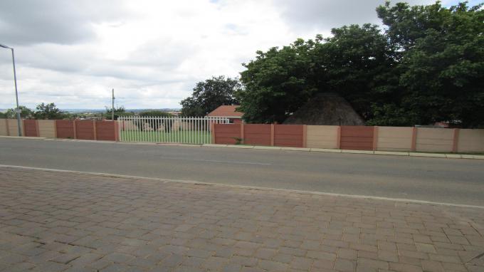 4 Bedroom Commercial for Sale For Sale in Ruimsig - Private Sale - MR283230